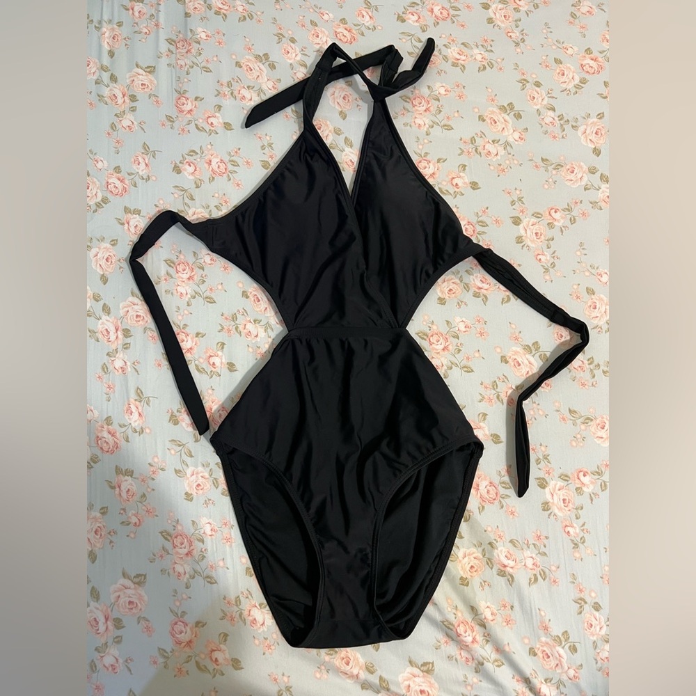 Elegant Black Women's One Piece Swimsuit (i don’t know what brand)like new condi